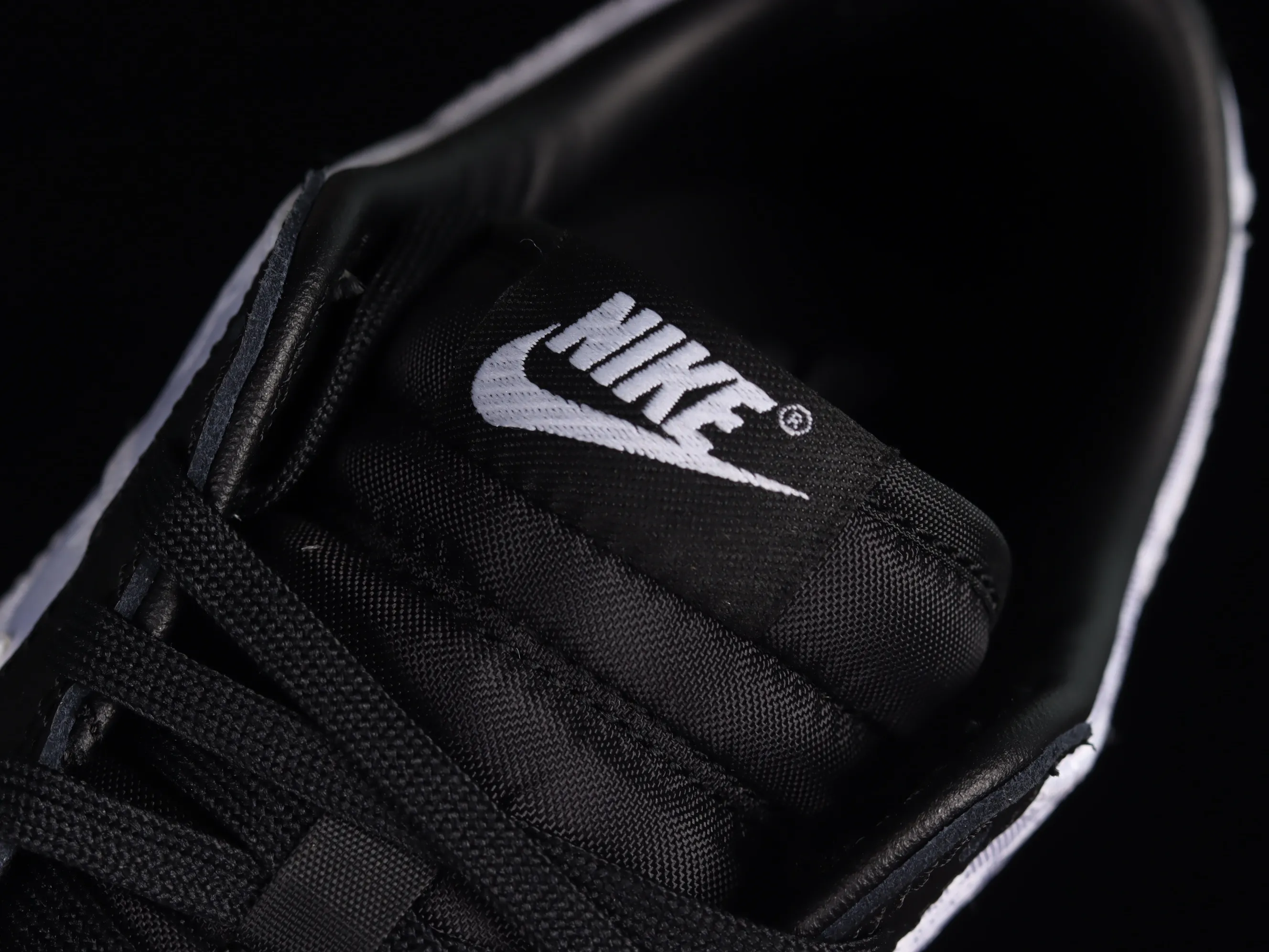 All Categories Nk SB Dunk Series Nk SB Dunk Low Low-top sneakers LW version Nk Dunk Low x Fragment